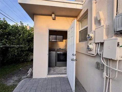 5800 Taylor Street Hollywood FL 33021