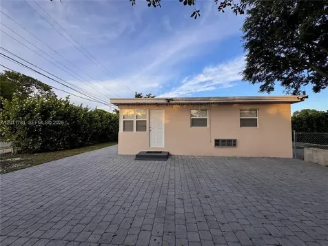 5800 Taylor Street Hollywood FL 33021