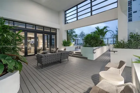 221 SW 12th Street Miami FL 33130
