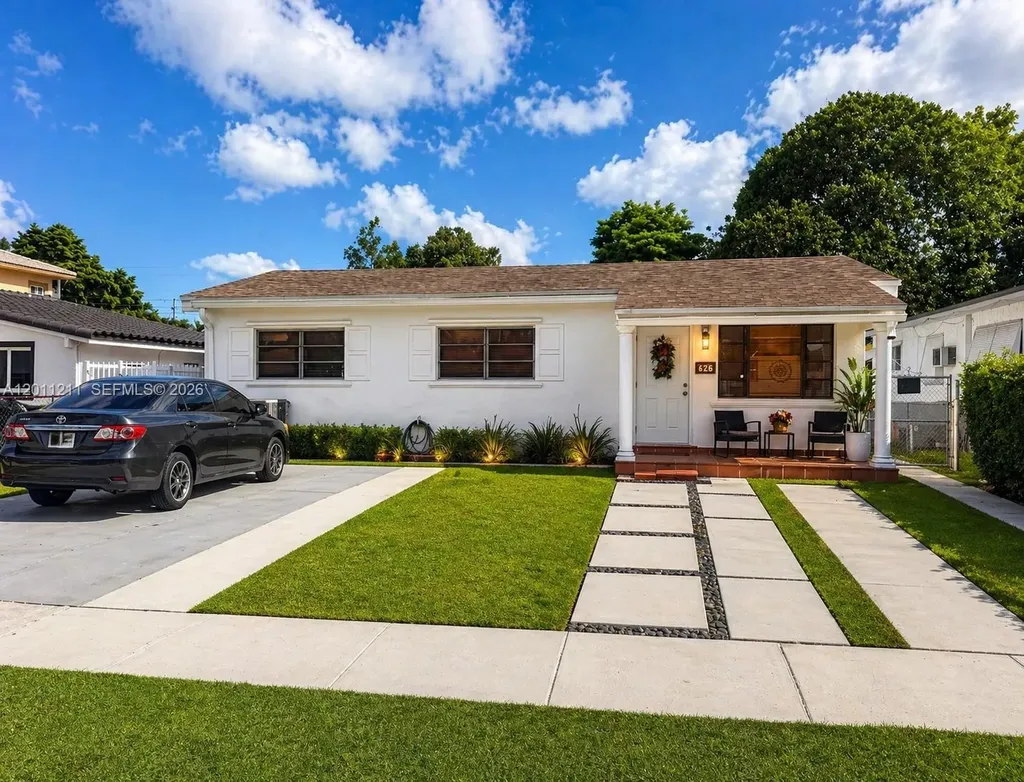 526 E 54th Street Hialeah FL 33013