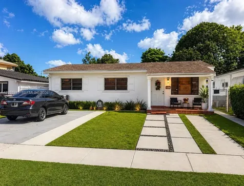 526 E 54th Street Hialeah FL 33013