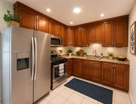 526 E 54th Street Hialeah FL 33013