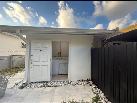 526 E 54th Street Hialeah FL 33013