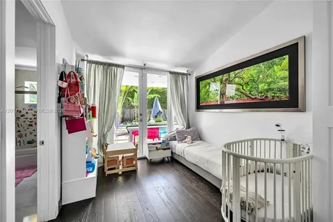 4975 Delaware Avenue Miami Beach FL 33140
