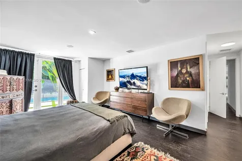 4975 Delaware Avenue Miami Beach FL 33140