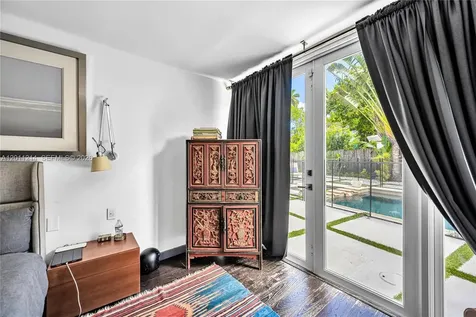 4975 Delaware Avenue Miami Beach FL 33140