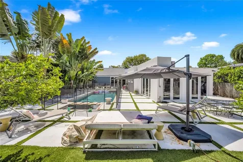 4975 Delaware Avenue Miami Beach FL 33140