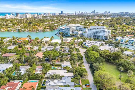 4975 Delaware Avenue Miami Beach FL 33140