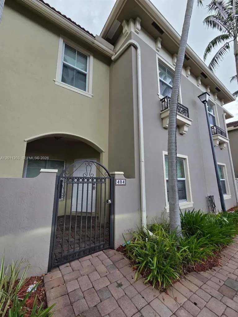 2851 W Prospect Road Tamarac FL 33309