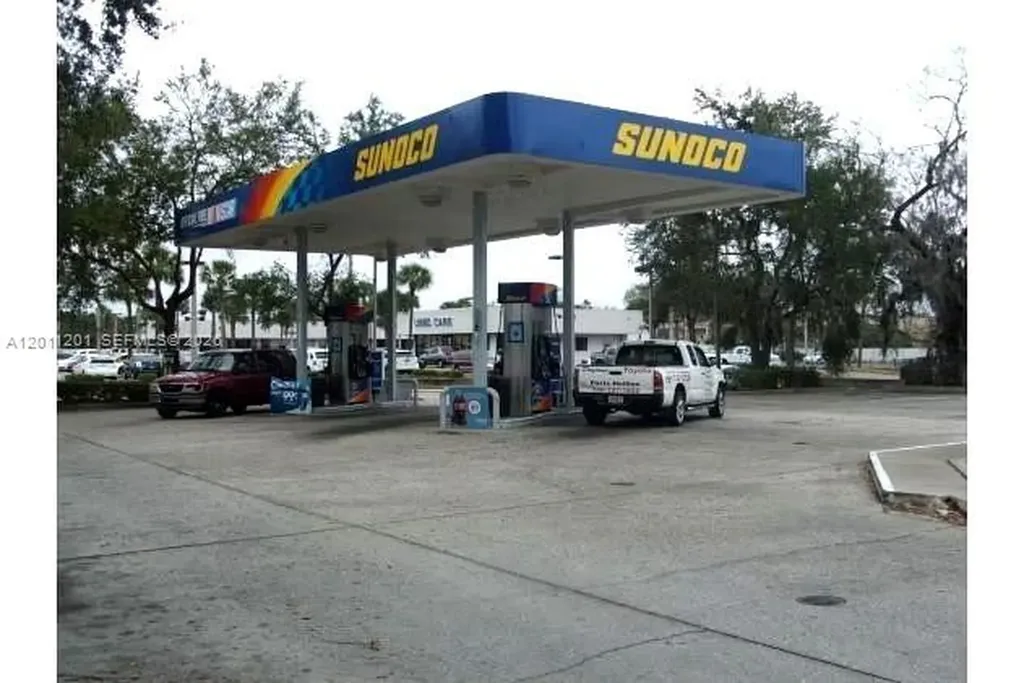895 N Nova Daytona FL 32117