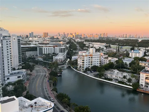 2555 Collins Avenue Miami Beach FL 33140
