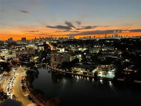 2555 Collins Avenue Miami Beach FL 33140