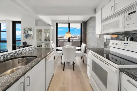2555 Collins Avenue Miami Beach FL 33140