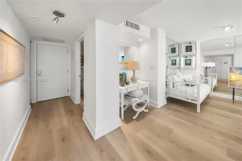 2555 Collins Avenue Miami Beach FL 33140