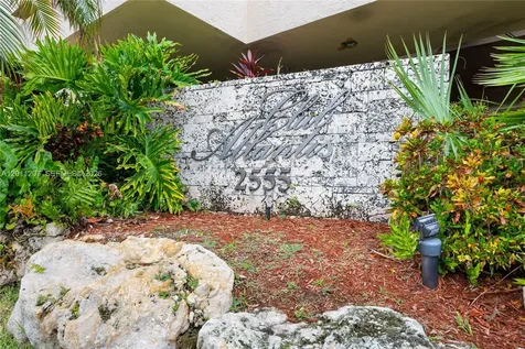2555 Collins Avenue Miami Beach FL 33140