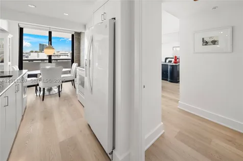 2555 Collins Avenue Miami Beach FL 33140