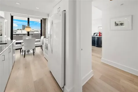 2555 Collins Avenue Miami Beach FL 33140