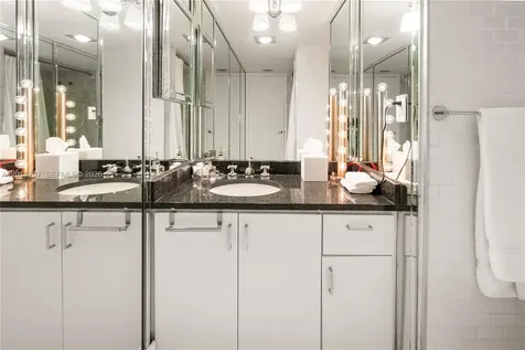 2555 Collins Avenue Miami Beach FL 33140