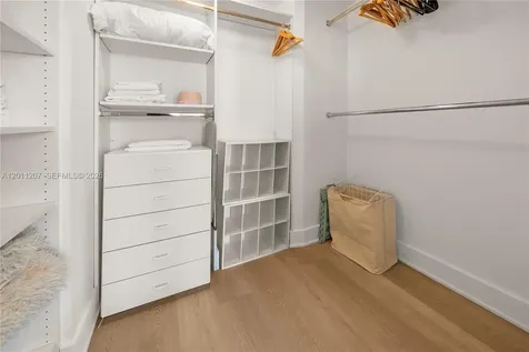 2555 Collins Avenue Miami Beach FL 33140