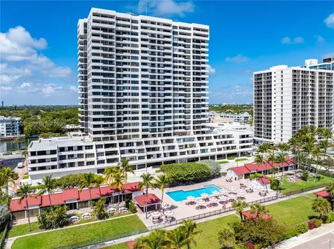 2555 Collins Avenue Miami Beach FL 33140