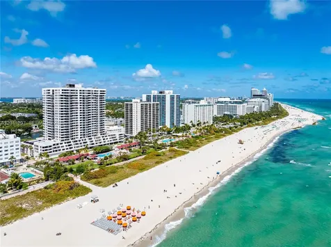 2555 Collins Avenue Miami Beach FL 33140