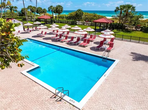 2555 Collins Avenue Miami Beach FL 33140