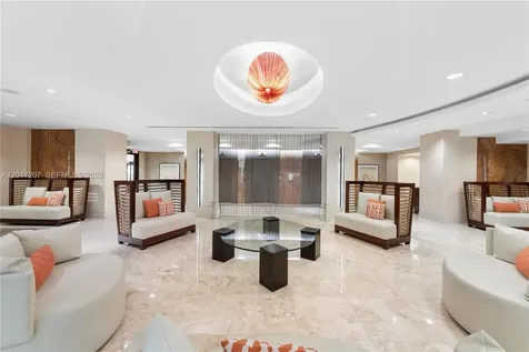 2555 Collins Avenue Miami Beach FL 33140