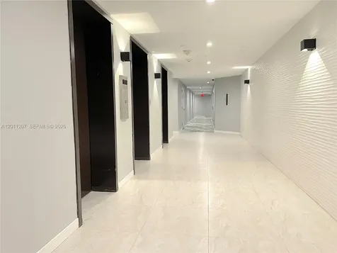 2555 Collins Avenue Miami Beach FL 33140