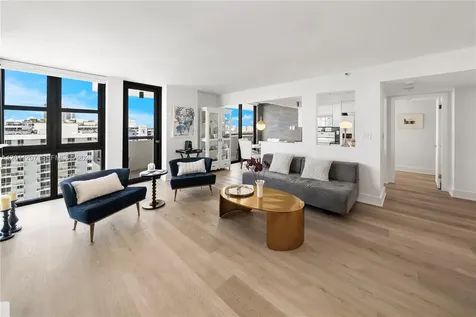 2555 Collins Avenue Miami Beach FL 33140