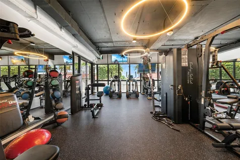 2555 Collins Avenue Miami Beach FL 33140