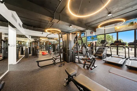 2555 Collins Avenue Miami Beach FL 33140