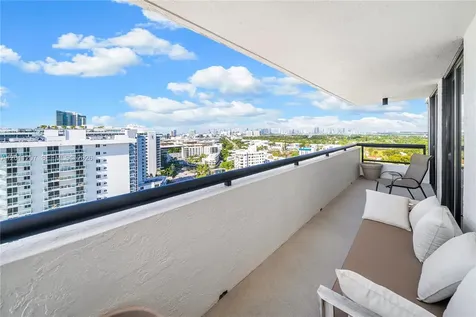 2555 Collins Avenue Miami Beach FL 33140