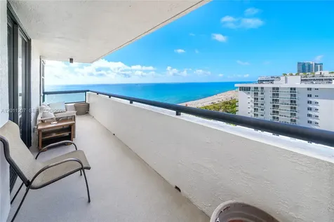 2555 Collins Avenue Miami Beach FL 33140