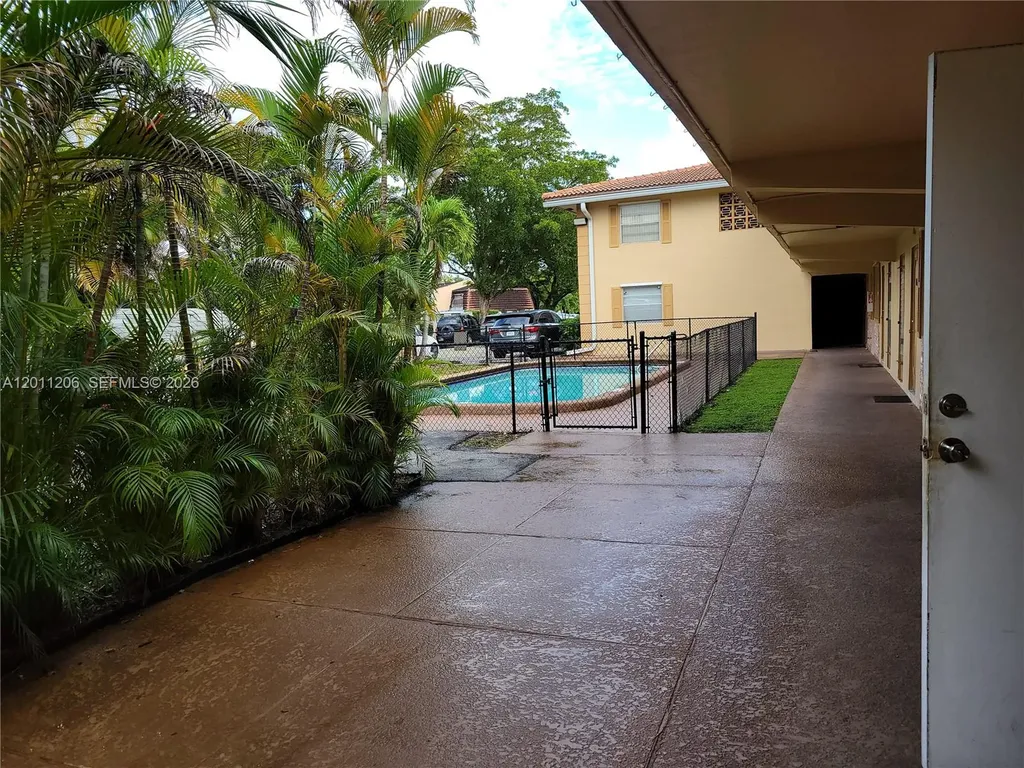 8704 NW 35th Street Coral Springs FL 33065