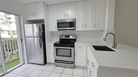 2575 SW 27th Avenue Miami FL 33133