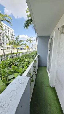 2575 SW 27th Avenue Miami FL 33133