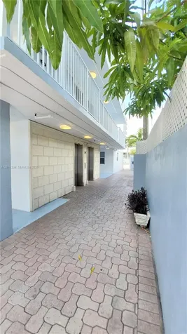 2575 SW 27th Avenue Miami FL 33133