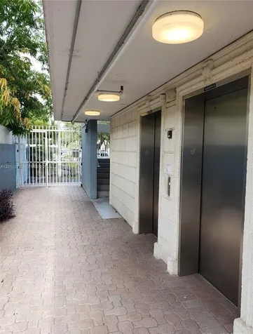 2575 SW 27th Avenue Miami FL 33133