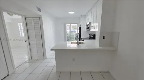 2575 SW 27th Avenue Miami FL 33133