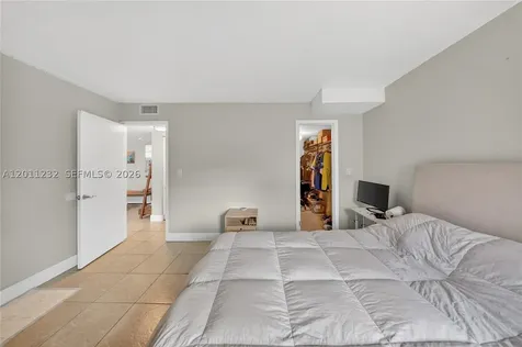 399 NW 72nd Avenue Miami FL 33126