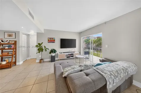 399 NW 72nd Avenue Miami FL 33126
