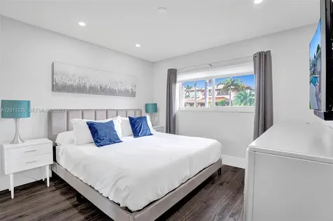 1247 SE 7th Court Deerfield Beach FL 33441