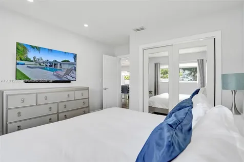 1247 SE 7th Court Deerfield Beach FL 33441