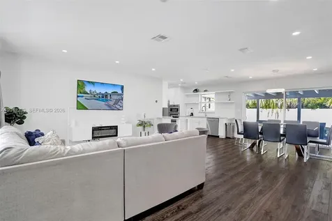 1247 SE 7th Court Deerfield Beach FL 33441