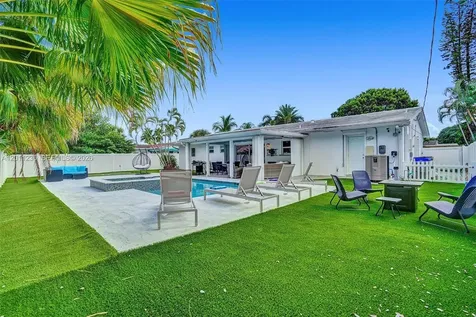 1247 SE 7th Court Deerfield Beach FL 33441