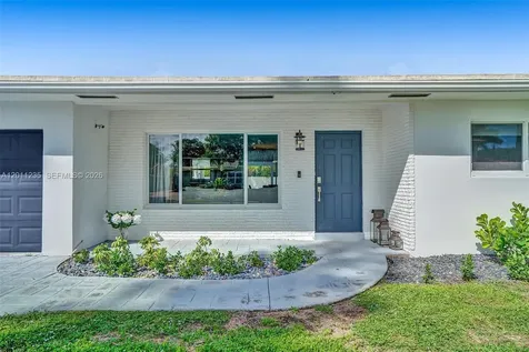 1247 SE 7th Court Deerfield Beach FL 33441