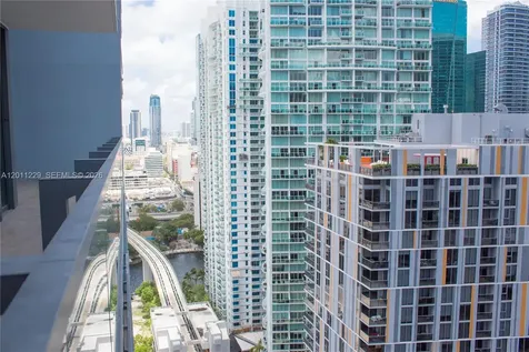 68 SE 6th Street Miami FL 33131