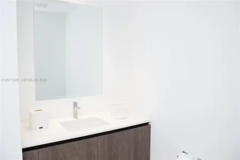68 SE 6th Street Miami FL 33131