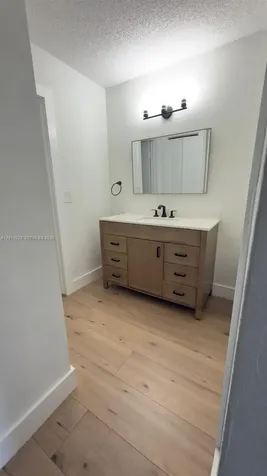 325 Lakeview Drive Weston FL 33326