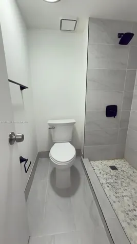 325 Lakeview Drive Weston FL 33326